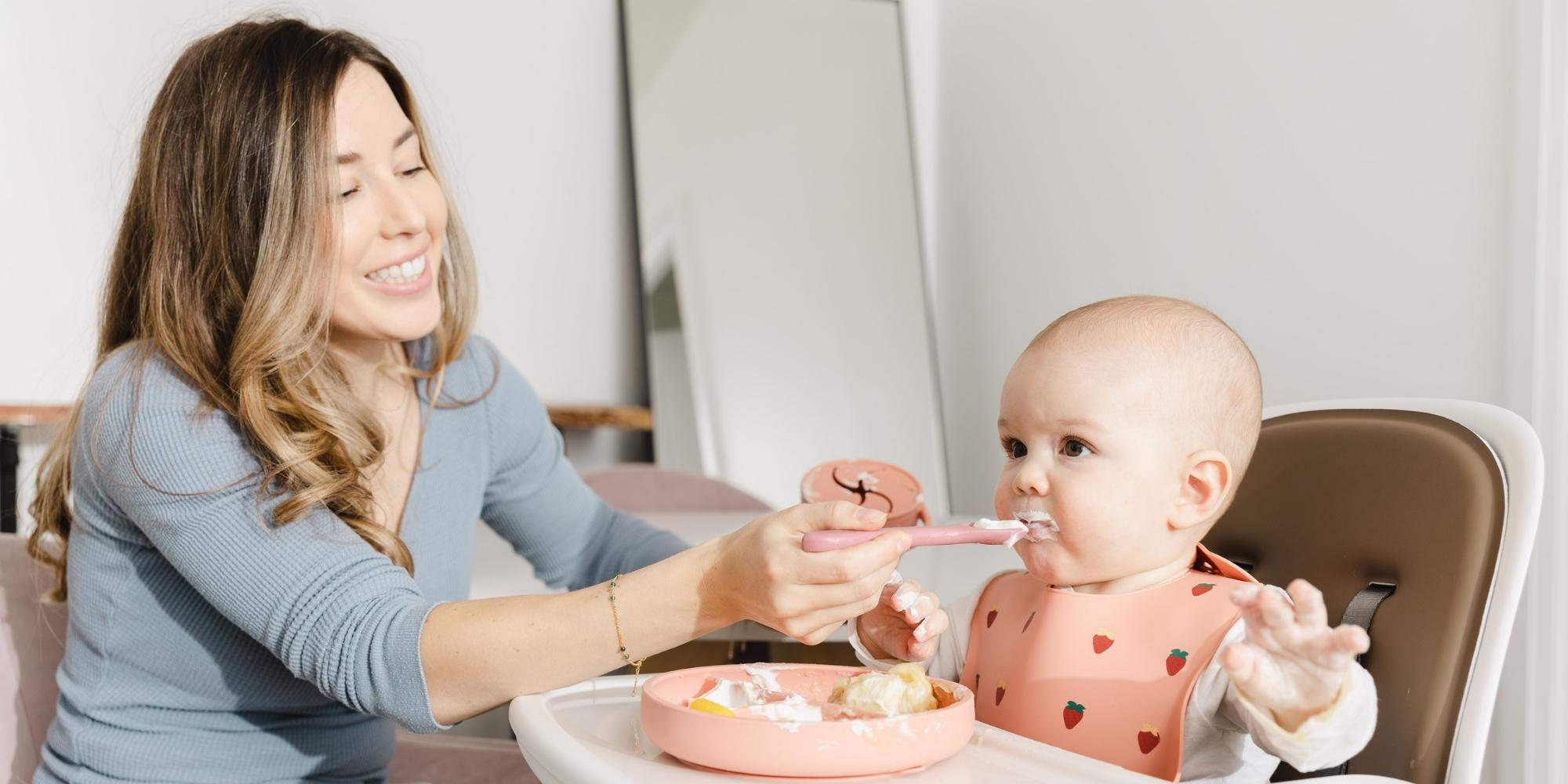Baby-led weaning: 'Why I let my six month old feed herself